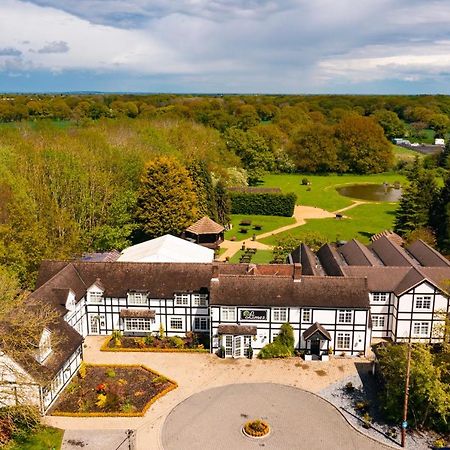 The Limes Country Lodge Hotel & Admiral Restaurant Solihull Buitenkant foto