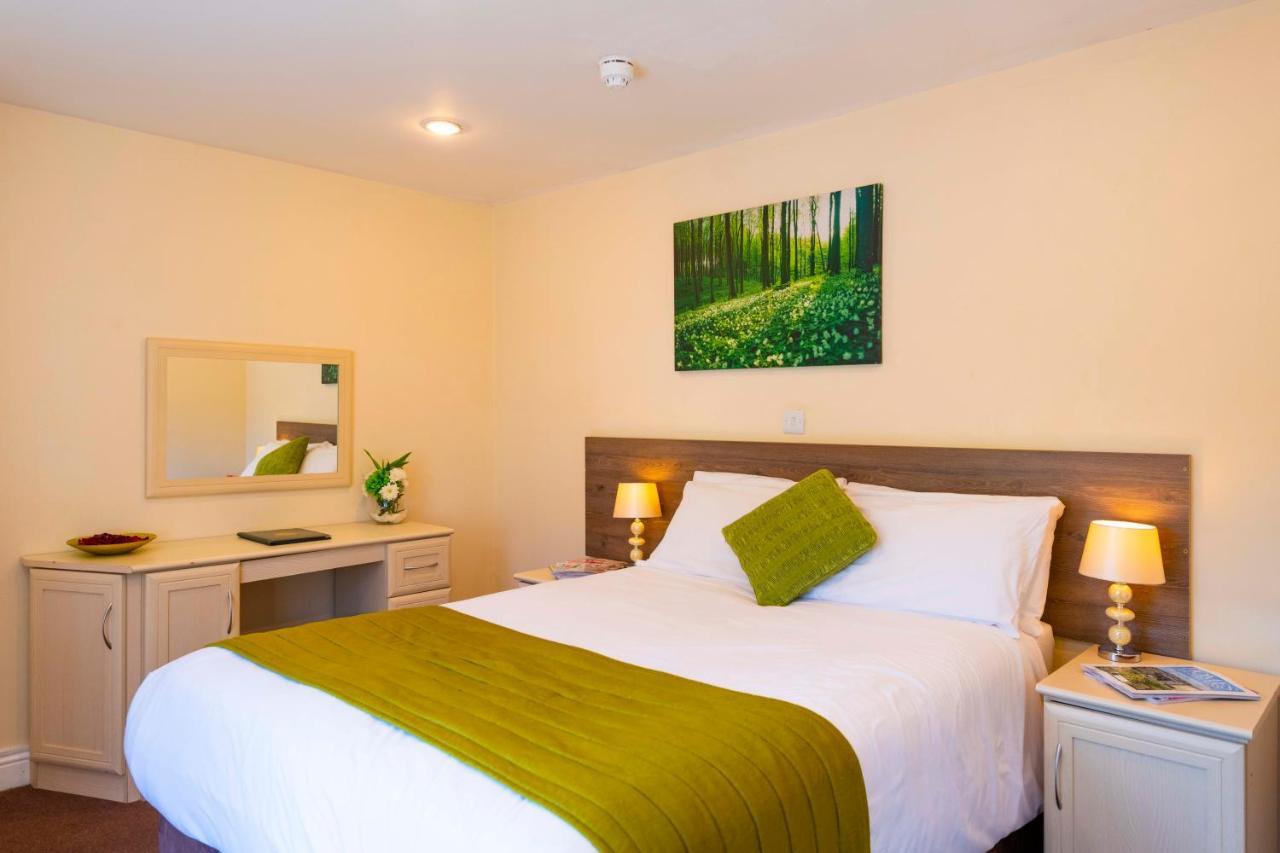 The Limes Country Lodge Hotel & Admiral Restaurant Solihull Buitenkant foto