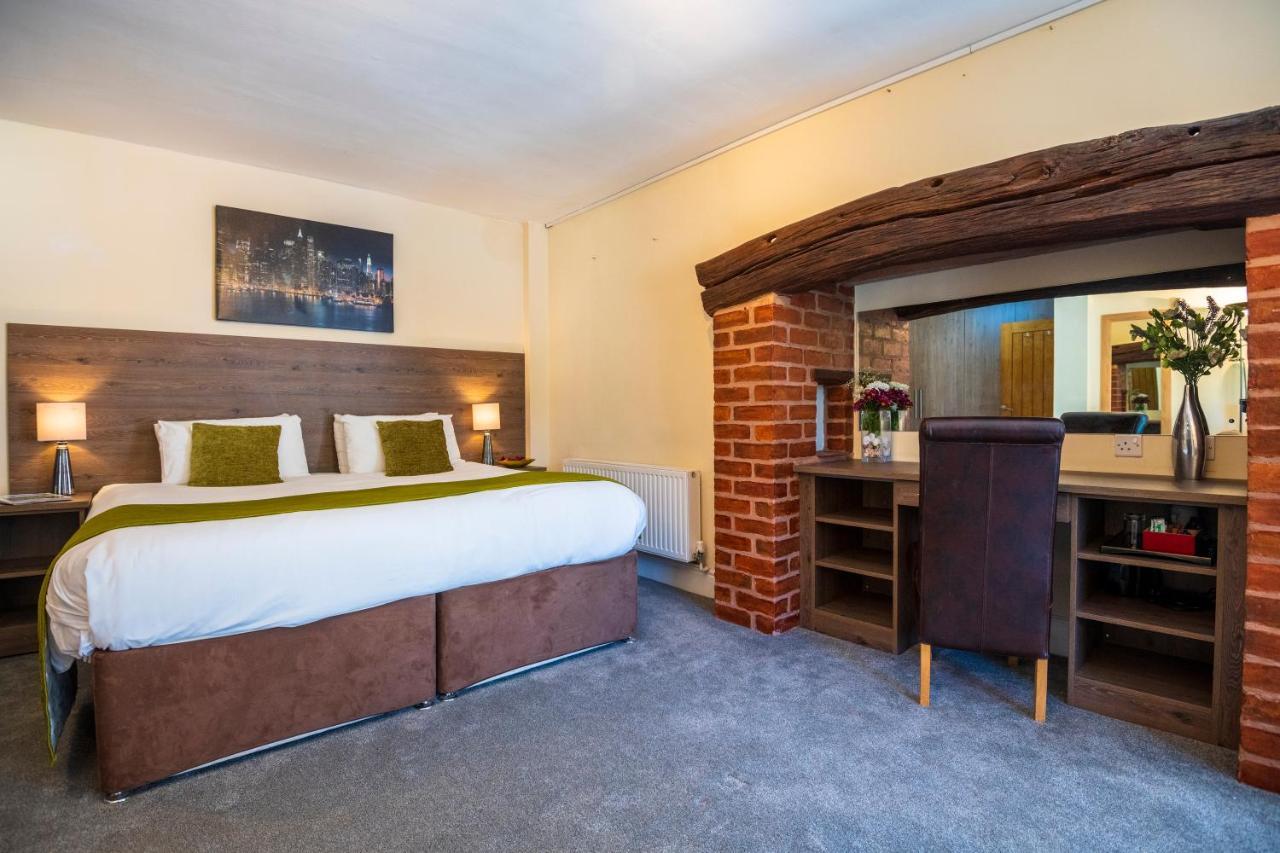 The Limes Country Lodge Hotel & Admiral Restaurant Solihull Buitenkant foto