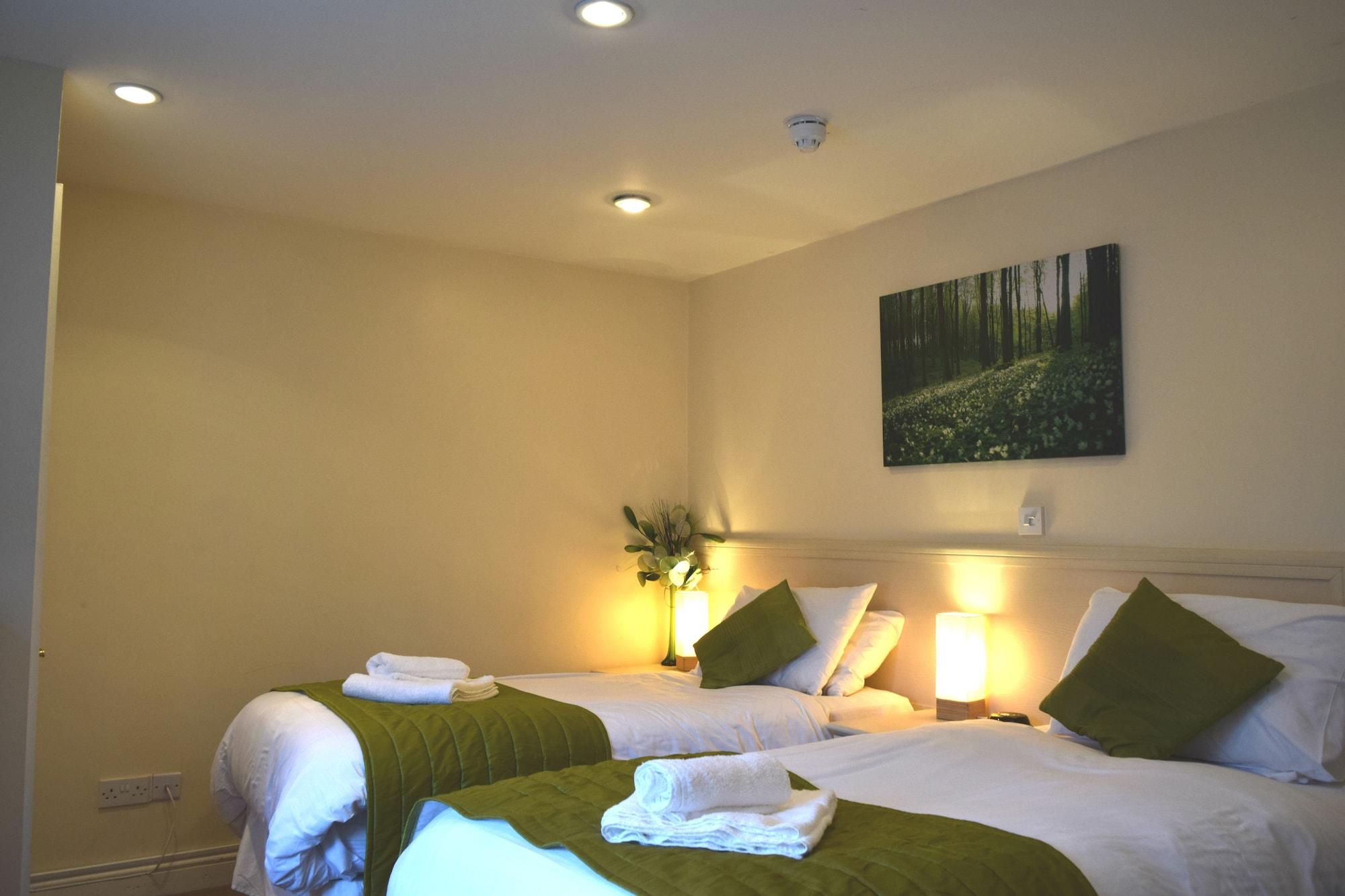 The Limes Country Lodge Hotel & Admiral Restaurant Solihull Buitenkant foto