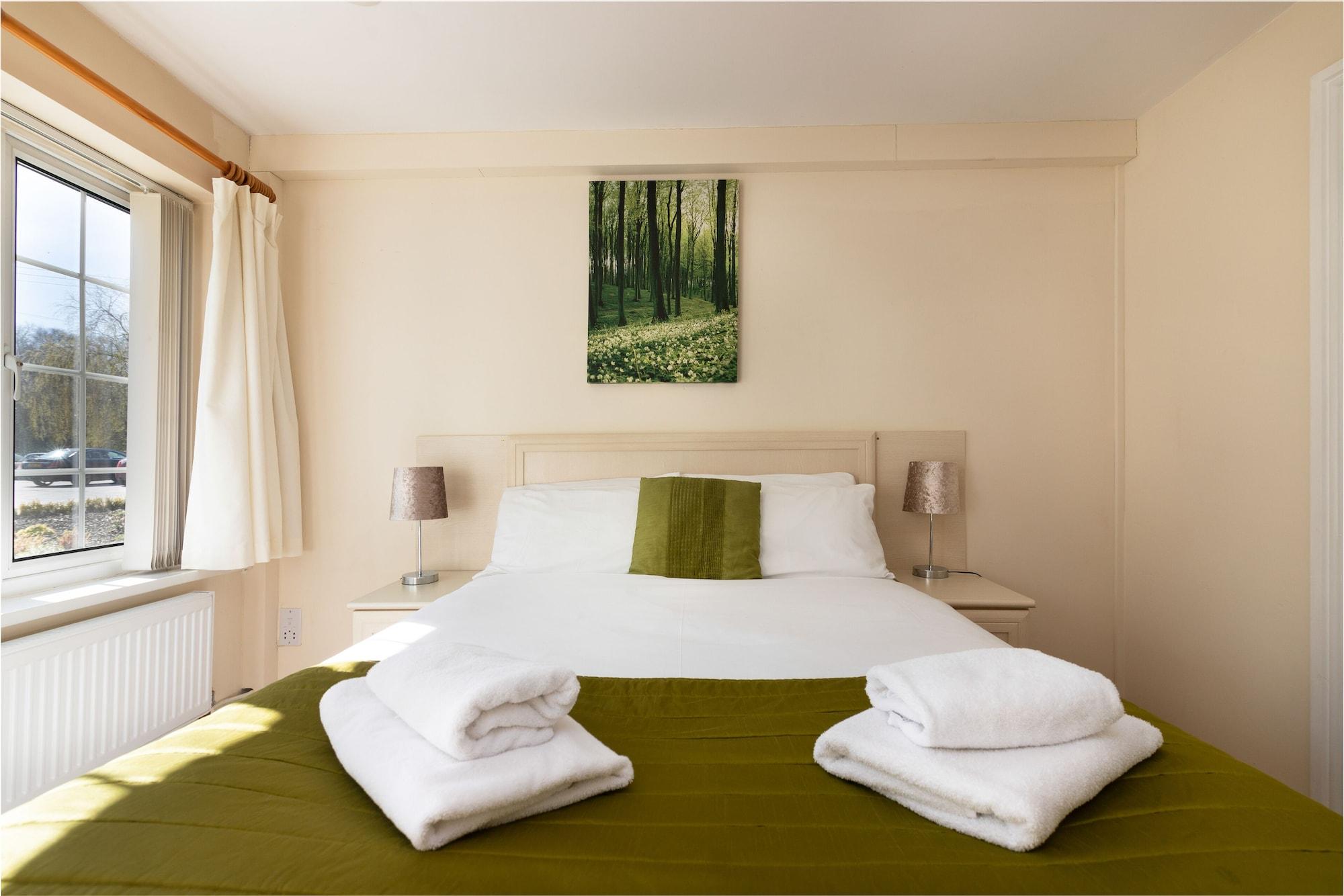 The Limes Country Lodge Hotel & Admiral Restaurant Solihull Buitenkant foto