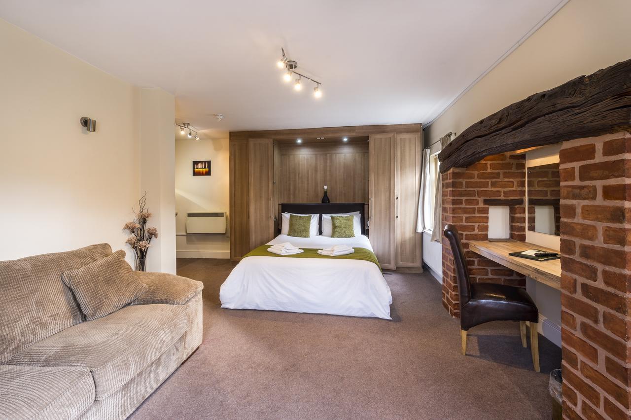 The Limes Country Lodge Hotel & Admiral Restaurant Solihull Buitenkant foto