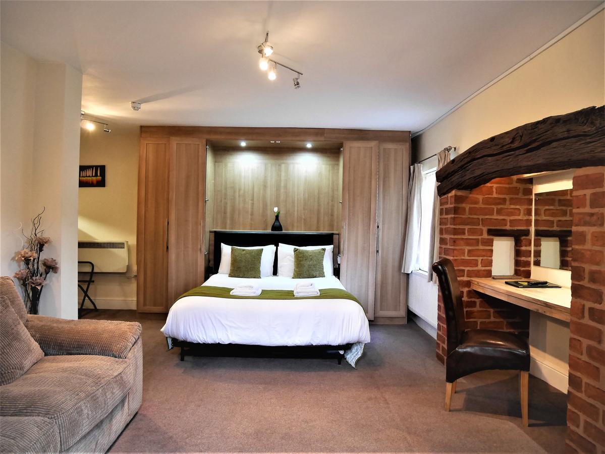 The Limes Country Lodge Hotel & Admiral Restaurant Solihull Buitenkant foto