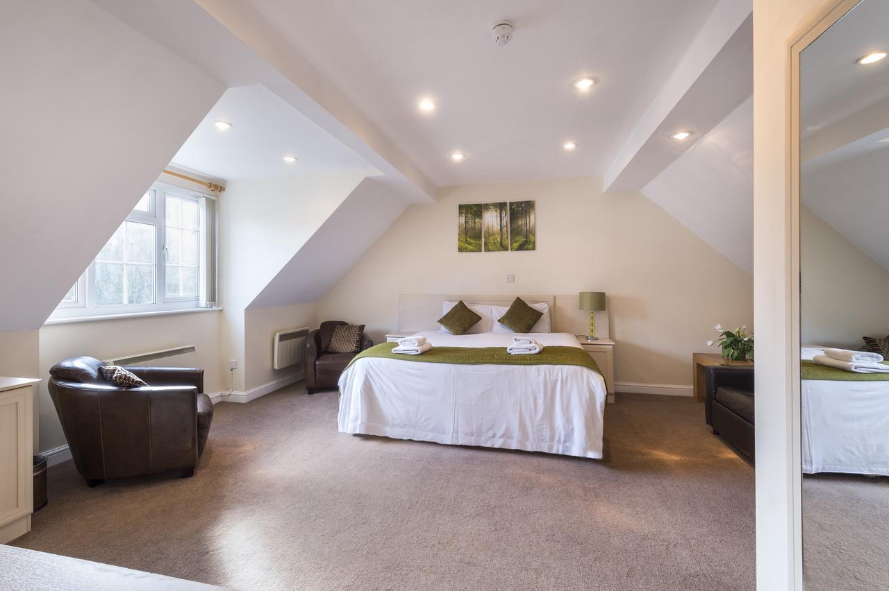 The Limes Country Lodge Hotel & Admiral Restaurant Solihull Buitenkant foto